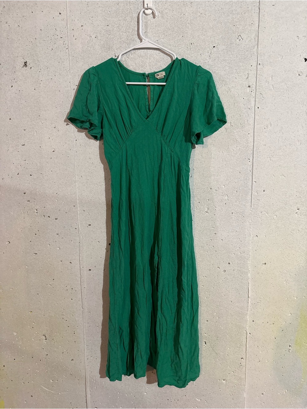 Billabong Jet Set V-Neck Midi Dress with Leg Slit | Size: Medium